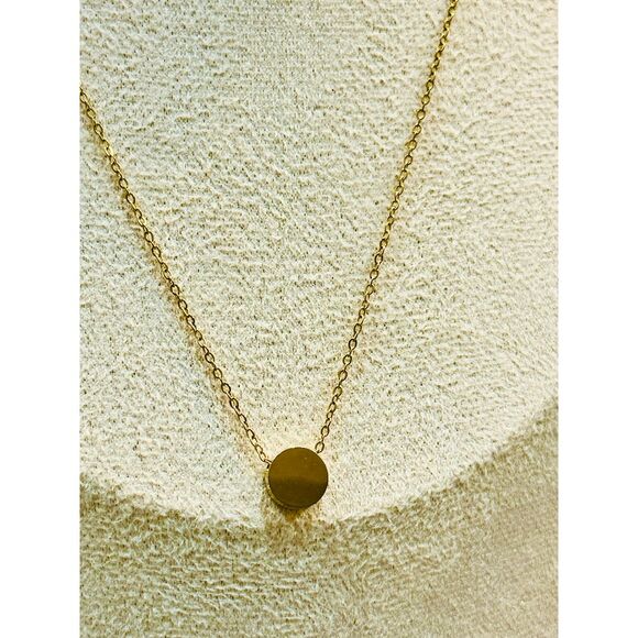 Minimalist Gold Pendant Necklace – Elegant Stainless Steel Design - Picture 6 of 8